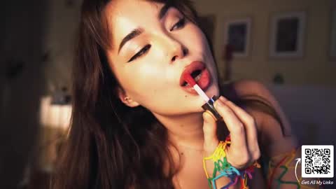 Snapshot of leonamell chatting on February 22, 8:53 pm Leo online show from February 22, 8:53 pm