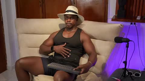 Leandro jones online show from September 18, 12:03 am