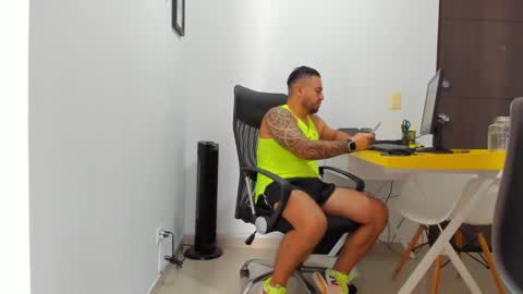 Leo online show from December 2, 6:38 pm