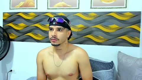 Leon online show from April 1, 7:22 pm