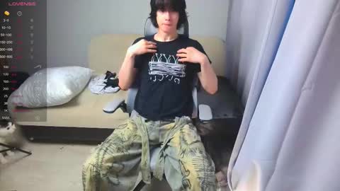 leonkissboy online show from March 12, 12:20 pm