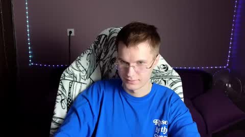 Leon online show from December 29, 6:35 am