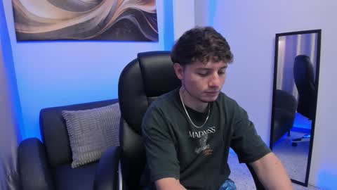 Leo  online show from February 15, 5:21 am