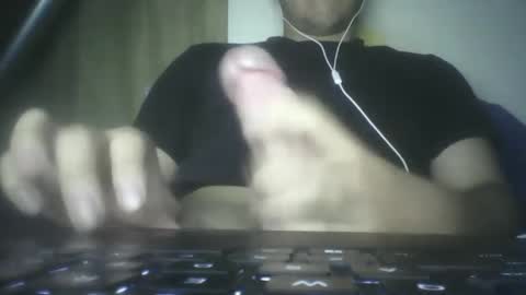 leoonel_95 online show from December 4, 4:15 am