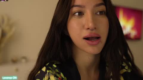 Leora online show from January 25, 8:42 pm