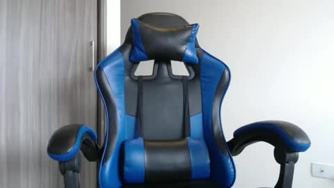 leostorm25 online show from October 28, 9:38 pm