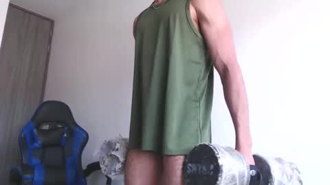 leostorm25 online show from September 21, 7:51 pm