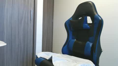 leostorm25 online show from September 26, 10:51 pm