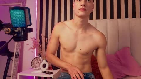 leotease online show from May 5, 7:19 pm