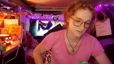 LesleyGumGrass- The Boring Trans girl online show from September 19, 8:01 pm