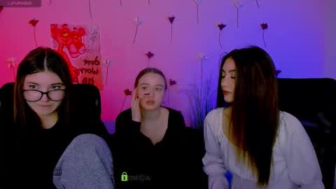 leslie_bird online show from February 13, 12:14 am