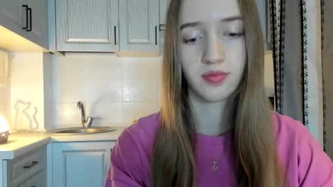  LESLIE   online show from November 19, 8:29 pm