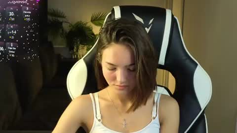 Leslie online show from July 4, 1:10 am