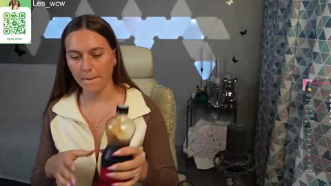 LeslieKorfs online show from September 20, 9:40 pm