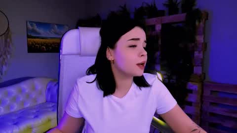 LeslieRowe online show from October 26, 6:40 pm