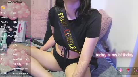 lessliee online show from May 15, 6:55 am