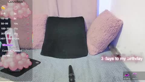 lessliee online show from May 11, 7:48 am
