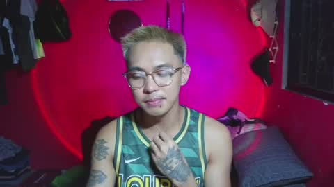 lesteryooo online show from April 3, 2:24 pm