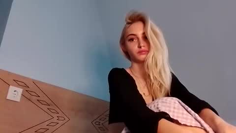 lesyawhite online show from September 19, 12:20 pm