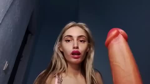 lesyawhite online show from October 25, 9:15 pm