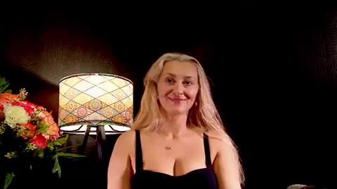 leticiareys online show from October 21, 8:34 pm