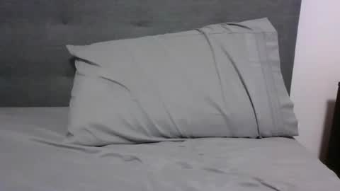 lets_play143 online show from November 4, 1:07 am