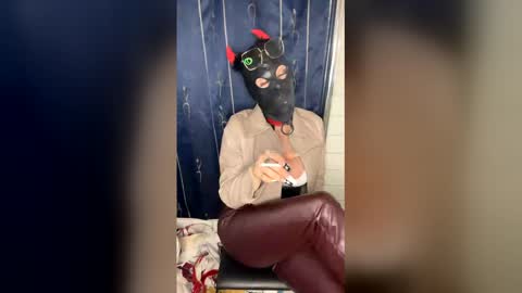 Julian Mask online show from December 14, 12:06 am