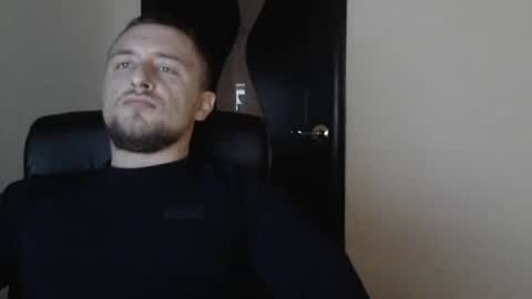 lev1ngston online show from December 1, 9:39 pm