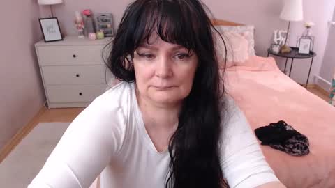 Mary online show from April 5, 12:35 pm