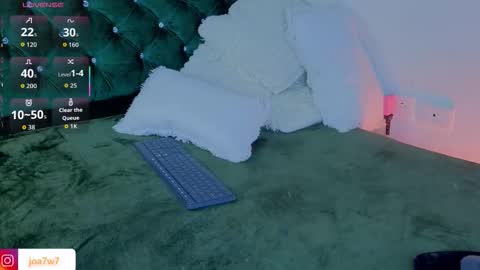 Levi  online show from March 18, 4:13 pm