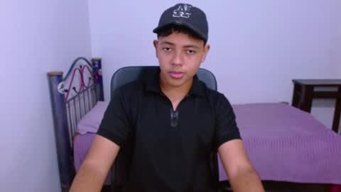 Snapshot of levii_7 chatting on October 5, 10:39 pm 0600AM-1200PM - online show from October 5, 10:39 pm