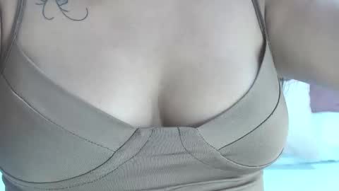 Snapshot of lexi_bloom chatting on February 20, 2:46 pm Gabrielle online show from February 20, 2:46 pm