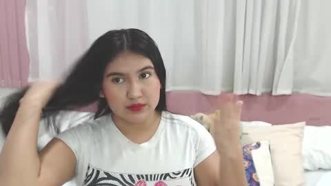 Snapshot of lexi_bloom chatting on February 20, 10:59 am Gabrielle online show from February 20, 10:59 am