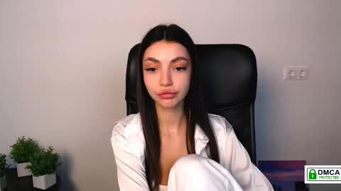 Alexia online show from September 24, 1:18 pm