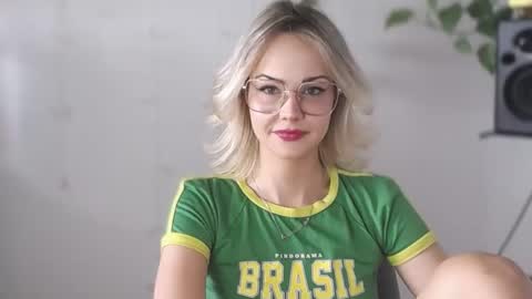 Lexie online show from January 9, 11:14 am