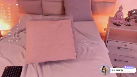 Snapshot of lexiee_grey_ chatting on October 11, 12:21 pm Lexie online show from October 11, 12:21 pm