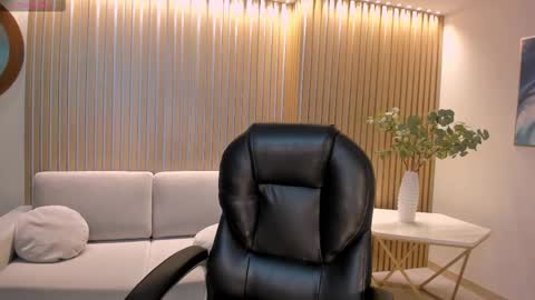 Lexie  online show from March 25, 8:48 pm