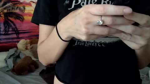 Alexia L. online show from November 9, 8:00 pm