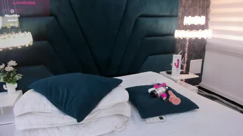 Lexi online show from September 19, 12:53 pm