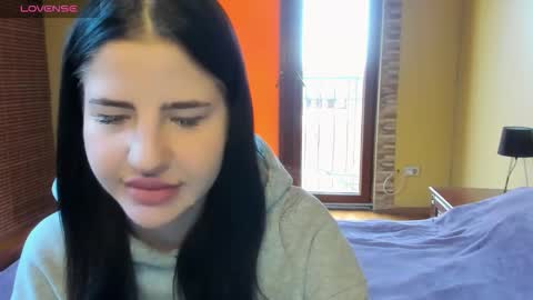 lexyswett online show from October 30, 8:04 am