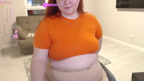 Snapshot of leyaloveee chatting on March 4, 4:09 pm Your Leya online show from March 4, 4:09 pm