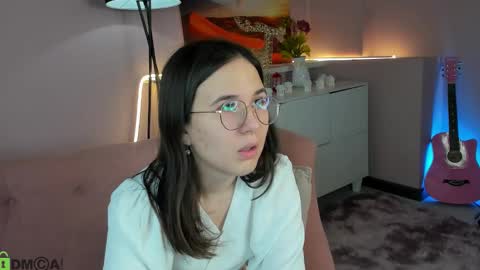 leylamirage online show from March 13, 1:47 pm