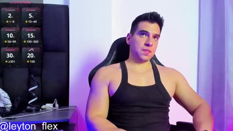 Snapshot of leyton_flexx chatting on October 7, 12:39 am L E Y T O N online show from October 7, 12:39 am