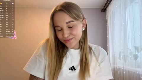 Mia online show from January 9, 12:33 pm