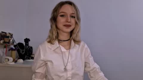 Mia online show from November 12, 11:12 am