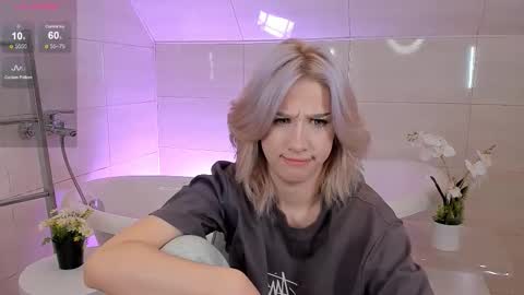 Lisa online show from September 26, 6:21 am