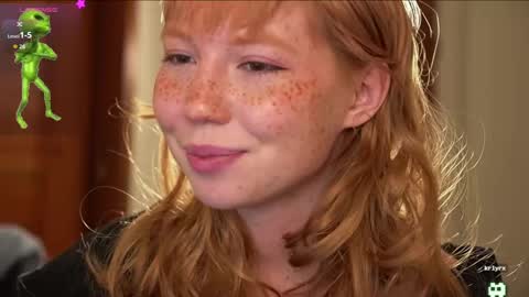 Snapshot of li_on_line chatting on October 5, 4:14 pm Li online show from October 5, 4:14 pm