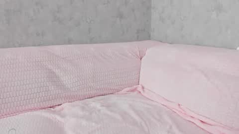 LEANNAA online show from January 17, 8:24 am