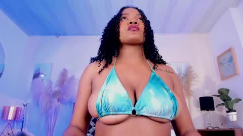 lia_adams17 online show from May 30, 5:28 am