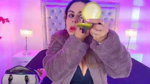 Lia  online show from November 11, 1:41 am